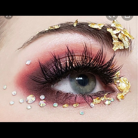 🎉😊💋Winky Lux Face Foil in silver and Gold😱🎉😍 - Picture 3 of 10